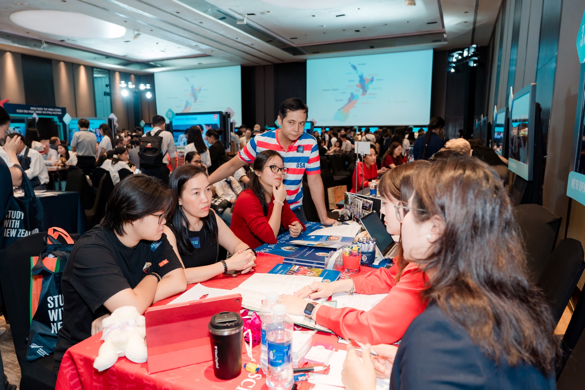 HCMC Fair web resize