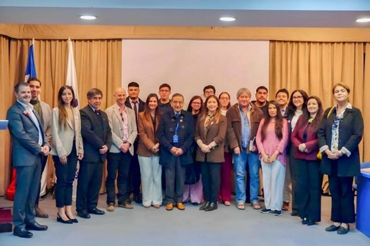 Rector of Universidad de Antofagasta Dr. Marcos Cikutovic Salas (middle) with the speakers after the seminar
